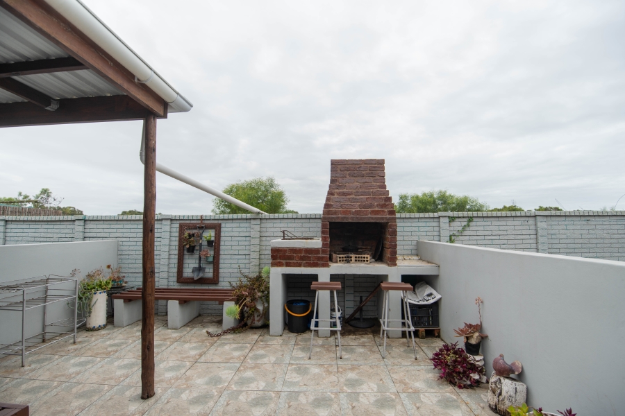 4 Bedroom Property for Sale in Humewood Extension Eastern Cape